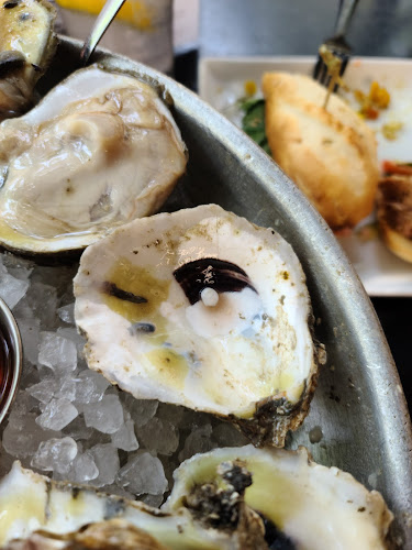 On The Bend Oyster Bar and Cigar Lounge - San Antonio