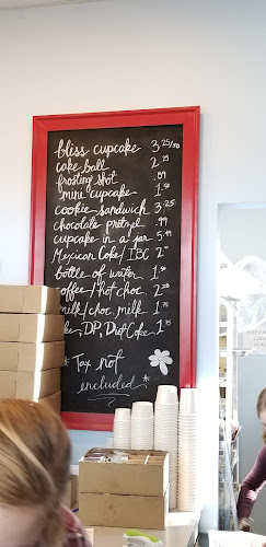 Opinii despre Bliss Cupcake Cafe Rogers în Rogers - Hospitality and gastronomy