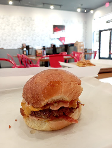 MOOYAH Burgers, Fries & Shakes - Hospitality and gastronomy