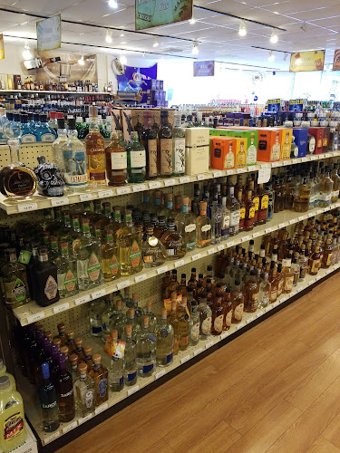 Comentarii opinii despre Ez In & Out Wine & Liquor