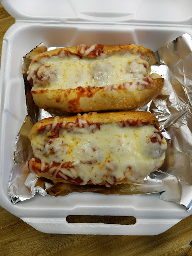 Ianazone's Pizza of Champion - Hospitality and gastronomy