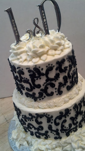 Julie's Sweet Shoppe & Bakery - Conway