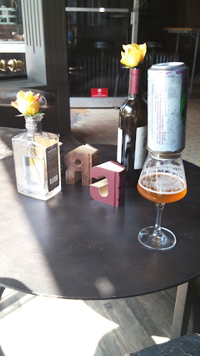 Cru Bottle Shoppe - Hospitality and gastronomy