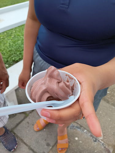 De De's Tastee Swirlz - Hospitality and gastronomy