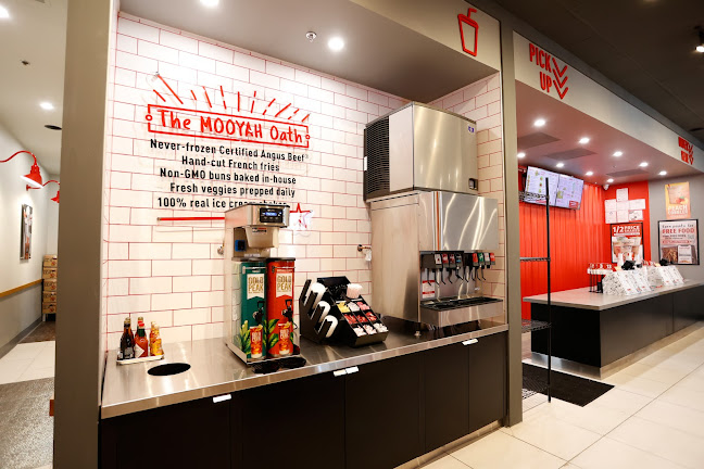 MOOYAH Burgers, Fries & Shakes - Hospitality and gastronomy