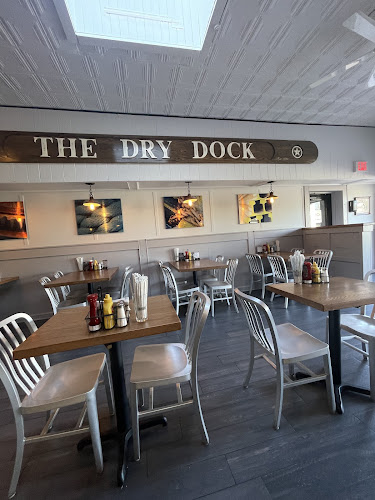 Opinii despre Dry Dock Bar & Grille în Norwalk - Hospitality and gastronomy