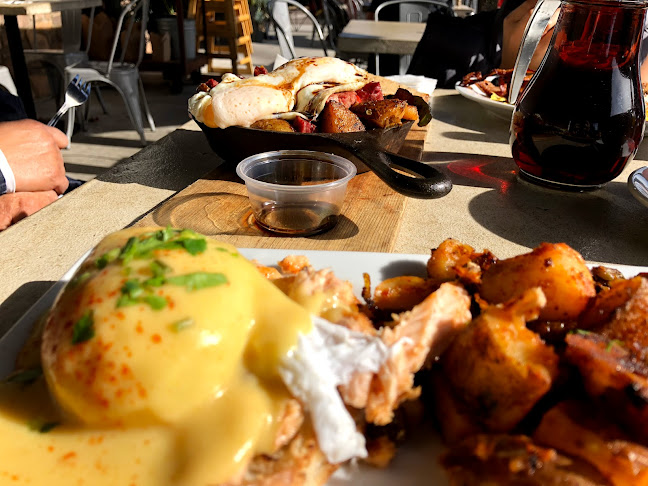 3091 Roosevelt St, Carlsbad, CA 92008