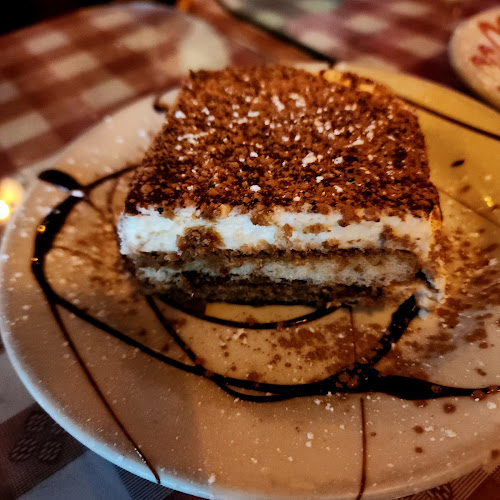 18 E State St, Savannah, GA 31401