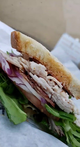 Opinii despre The Bakery Station în Salinas - Hospitality and gastronomy