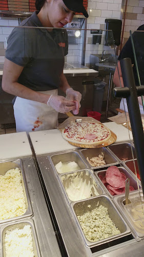 Opinii despre Blaze Pizza în Minneapolis - Hospitality and gastronomy