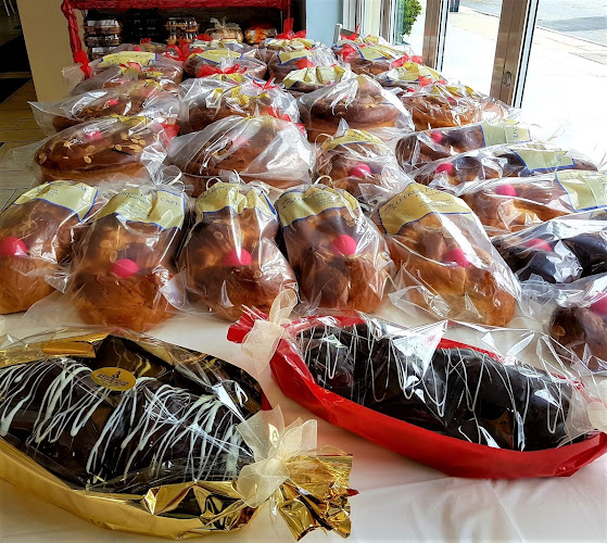 Lefkos Pyrgos Cafe - Hospitality and gastronomy