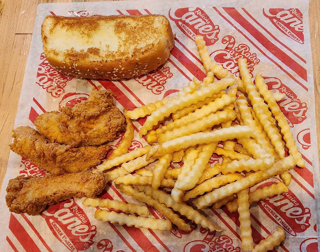 Opinii despre Raising Cane's Chicken Fingers în Madison - Hospitality and gastronomy