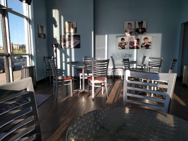 Opinii despre Bliss Cupcake Cafe Rogers în Rogers - Hospitality and gastronomy