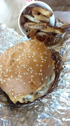 Five Guys - Hospitality and gastronomy