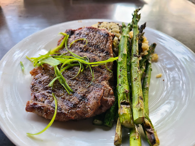 Kahootz Steak & Alehouse