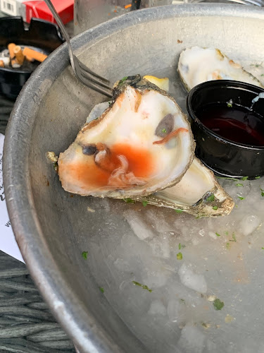 Comentarii opinii despre On The Bend Oyster Bar and Cigar Lounge