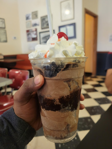 Clinton's Soda Fountain - Hospitality and gastronomy