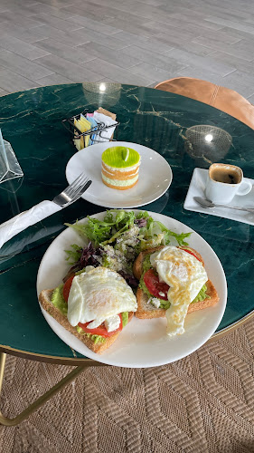 Mia's Bakery & Coffee Shop - Madison Heights