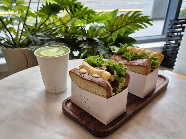 Opinii despre Semicolon Cafe în Bellevue - Hospitality and gastronomy