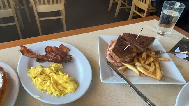 Elmer's Restaurant - Hospitality and gastronomy