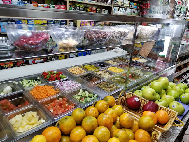 Opinii despre Finest Deli & Smoke Shop în Brooklyn - Hospitality and gastronomy