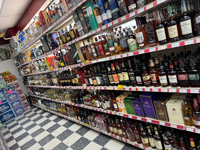 Opinii despre Wally's Liquor & Deli în Santa Rosa - Hospitality and gastronomy