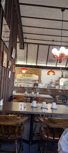 Howard's Coffee Shop - Hospitality and gastronomy