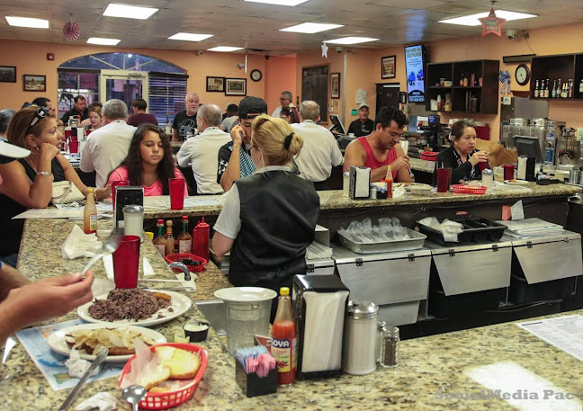 3248 W Columbus Dr, Tampa, FL 33607