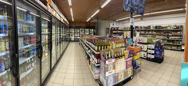 Opinii despre John's Liquor Store în Trenton - Hospitality and gastronomy