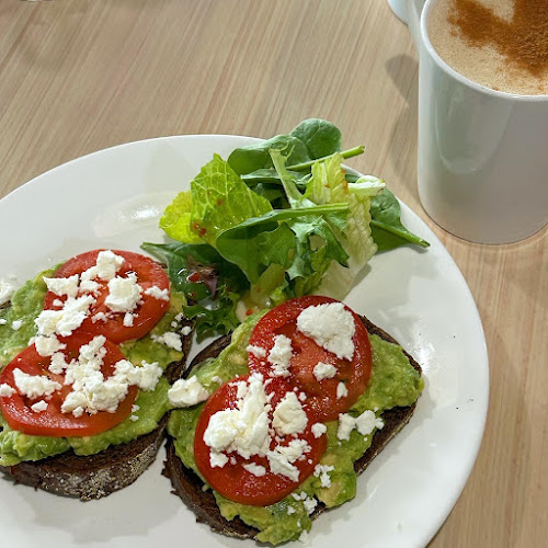 Comentarii opinii despre Mia's Bakery & Coffee Shop