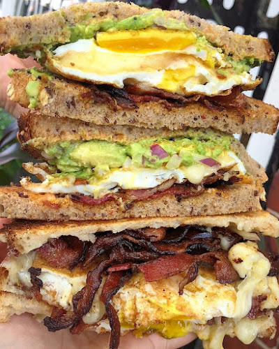 Opinii despre Mike & Patty's Bay Village în Boston - Hospitality and gastronomy