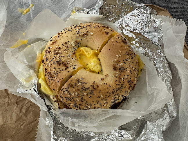 H&H Bagels - Hospitality and gastronomy