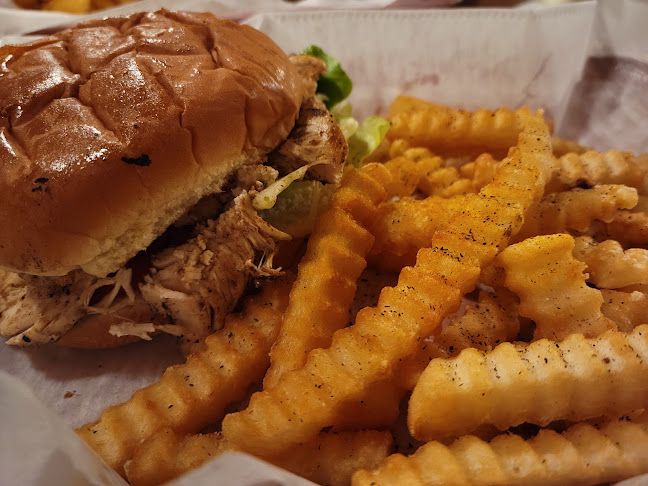 Opinii despre Sophia's Deli & Restaurant în Cincinnati - Hospitality and gastronomy