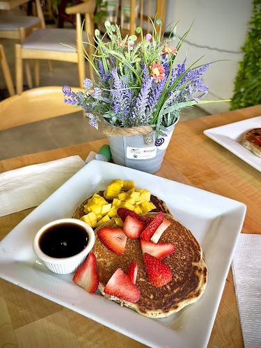 Apple A Day Cafe - Hospitality and gastronomy