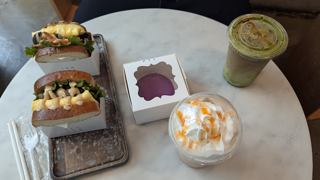 Comentarii opinii despre Semicolon Cafe