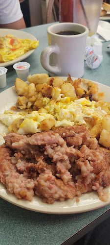 134 Providence St, Woonsocket, RI 02895