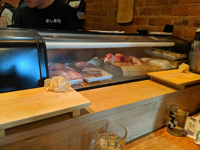 Tanoshi Sushi Sake Bar