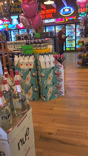 Opinii despre Macadoodles Beer Wine & Spirit în Joplin - Hospitality and gastronomy