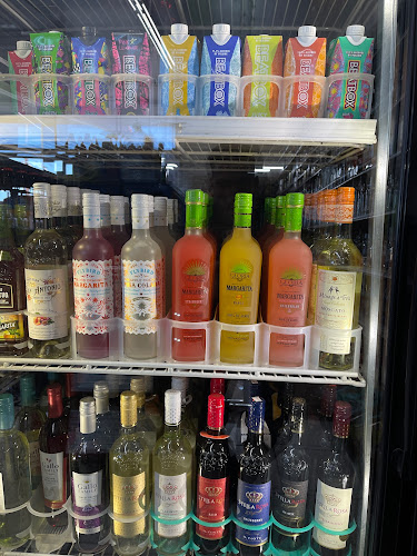 Opinii despre Neighborhood Liquor & Food Market în Fontana - Hospitality and gastronomy