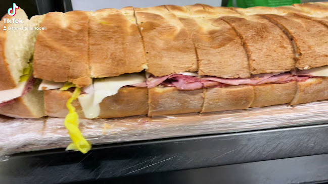 Opinii despre Tony's Italian Deli în Montebello - Hospitality and gastronomy