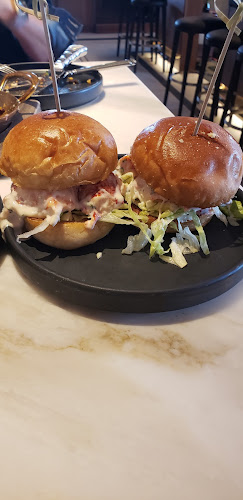 1642 County Road B2 W, Roseville, MN 55113