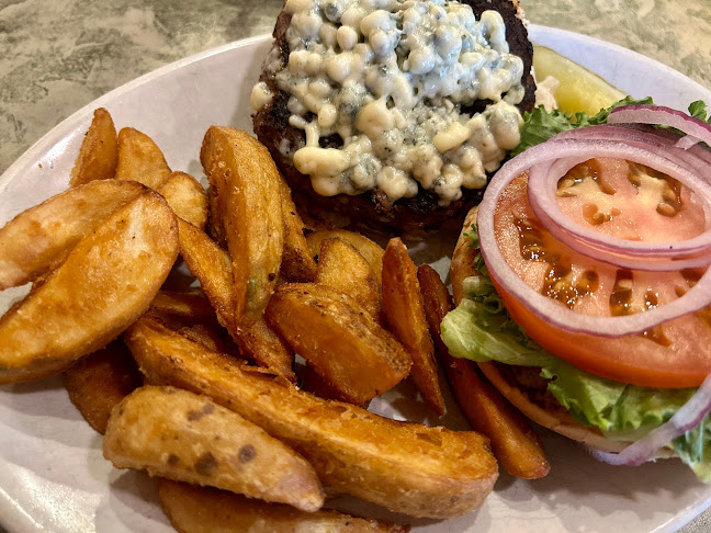 https://oldmohawktavern.com/