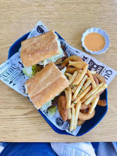 Comentarii opinii despre Hound Dog's Burgers & Teriyaki