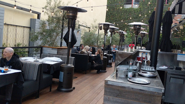 Opinii despre Chess Park Lounge în Glendale - Hospitality and gastronomy
