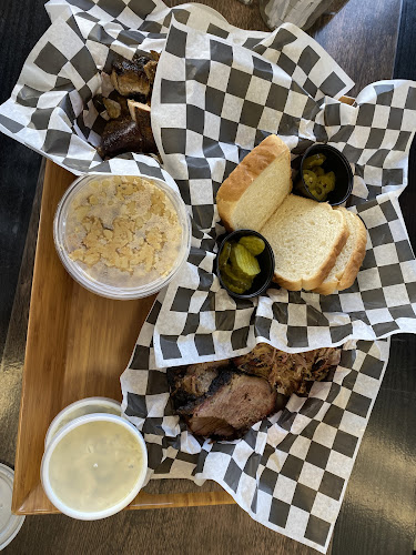 Opinii despre Nauling's Texas BBQ & Soul Food în Topeka - Hospitality and gastronomy