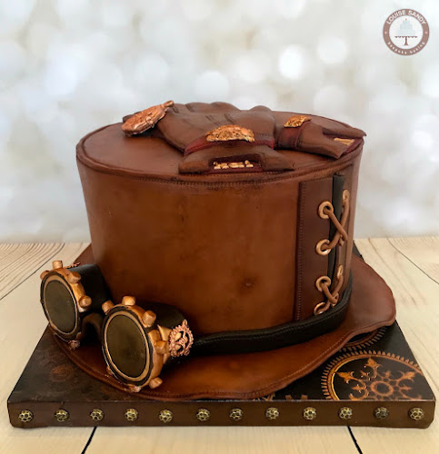 Louise Sandy Custom Cakes