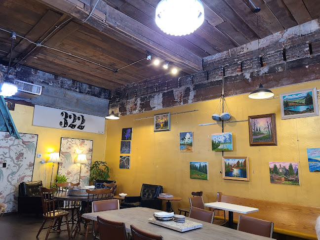 Pour @ 322 Coffee - Belleville