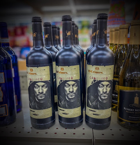 Pine Center Liquor - Hospitality and gastronomy