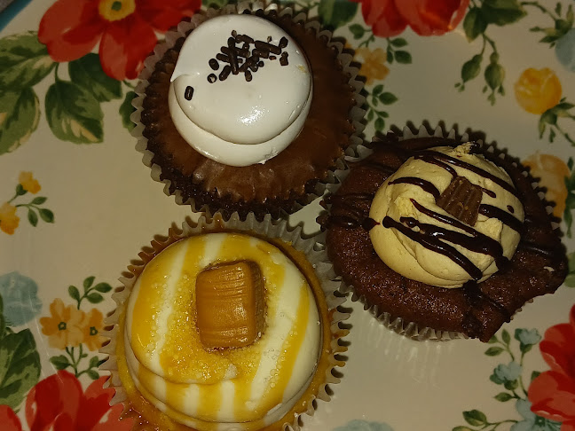 Opinii despre Bliss Cupcake Cafe Rogers în Rogers - Hospitality and gastronomy