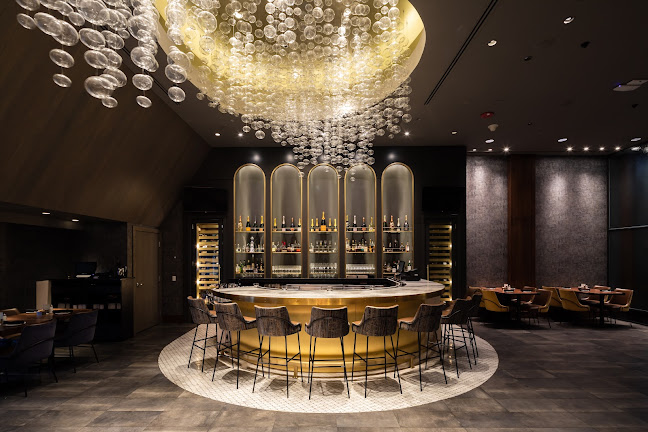 Esquire by Cooper's Hawk